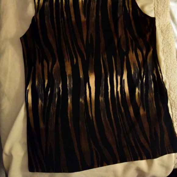 Tiger striped Tank Top with Mock neck - Picture 5 of 5